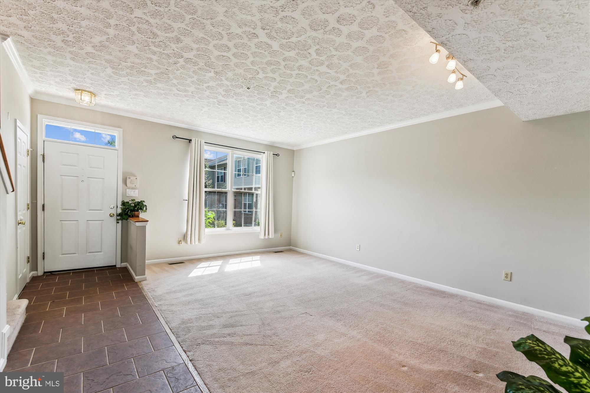 582 DOEFIELD COURT