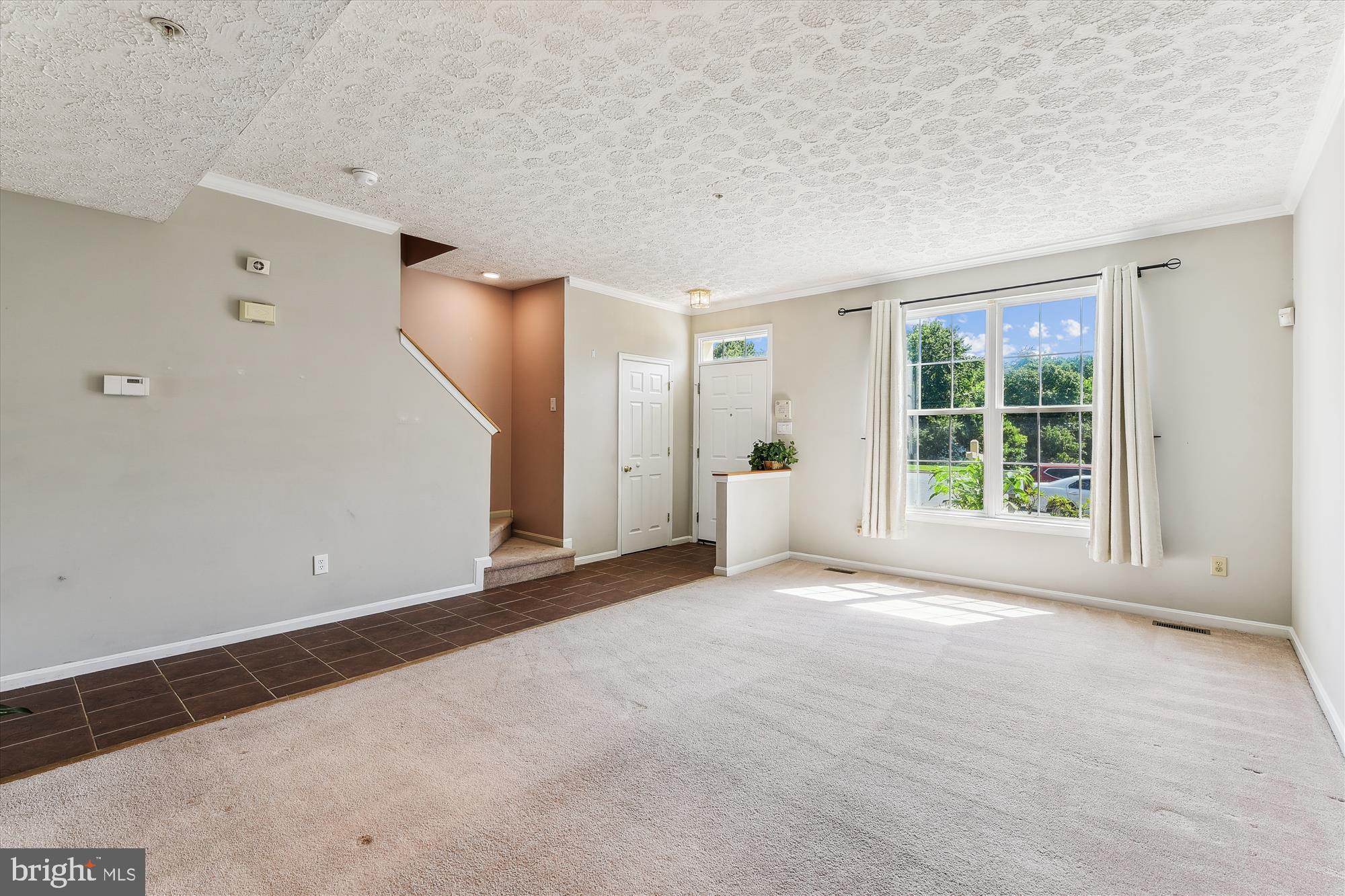 582 DOEFIELD COURT