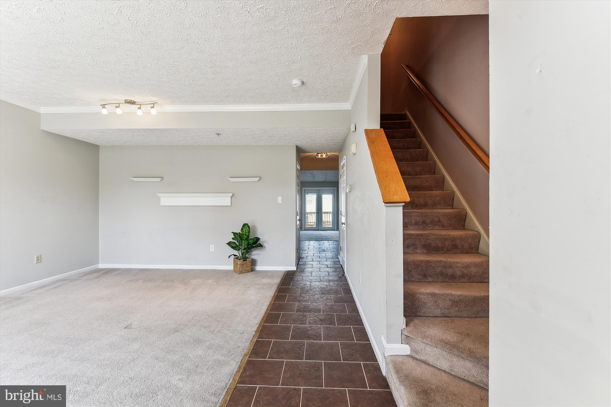 582 DOEFIELD COURT