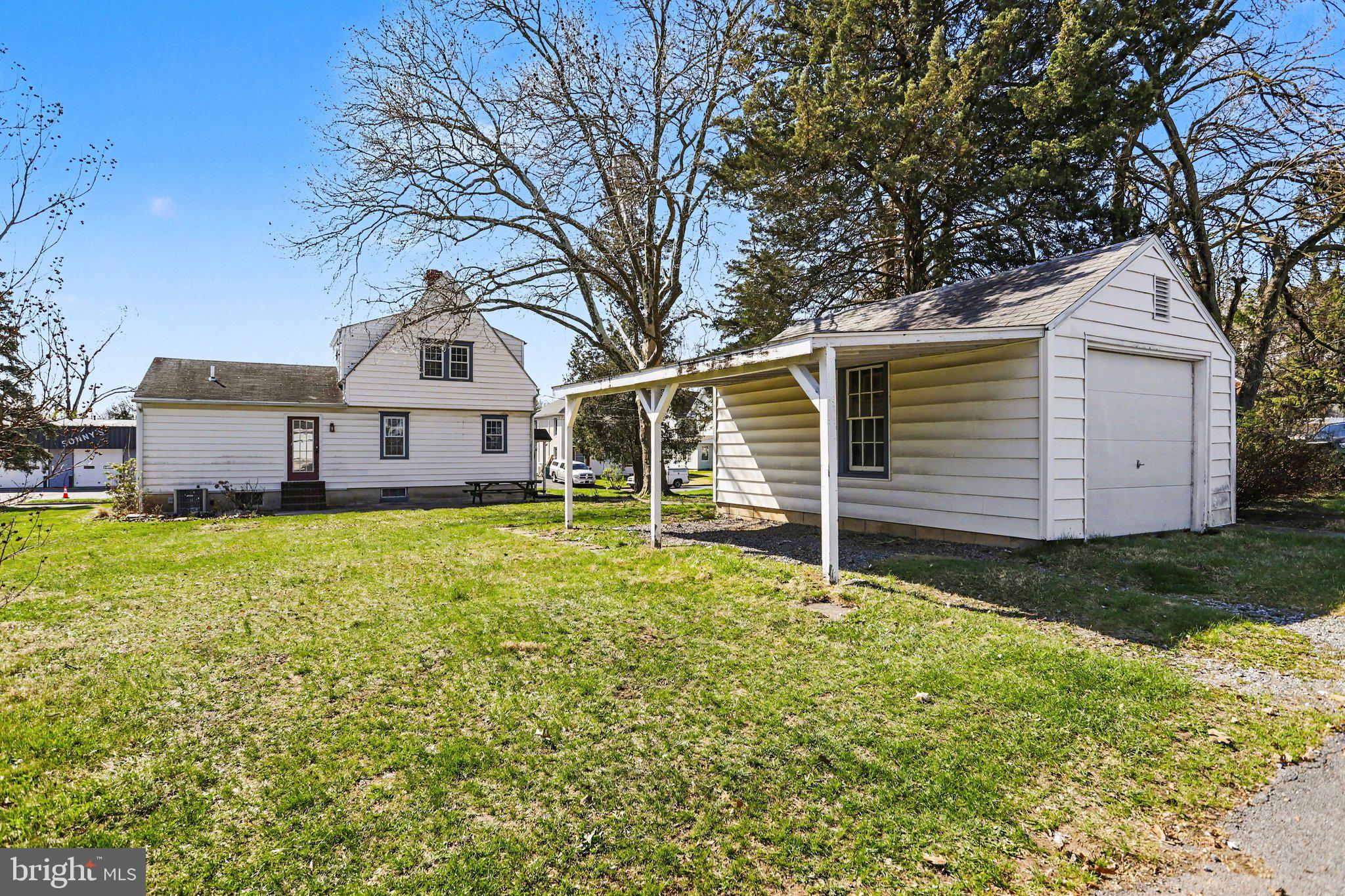 COLONIAL PARK - Residential