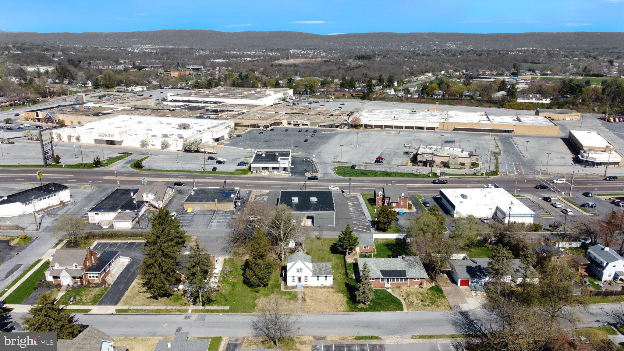 COLONIAL PARK - Residential