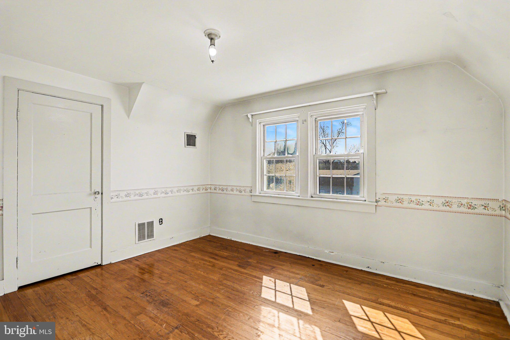 COLONIAL PARK - Residential