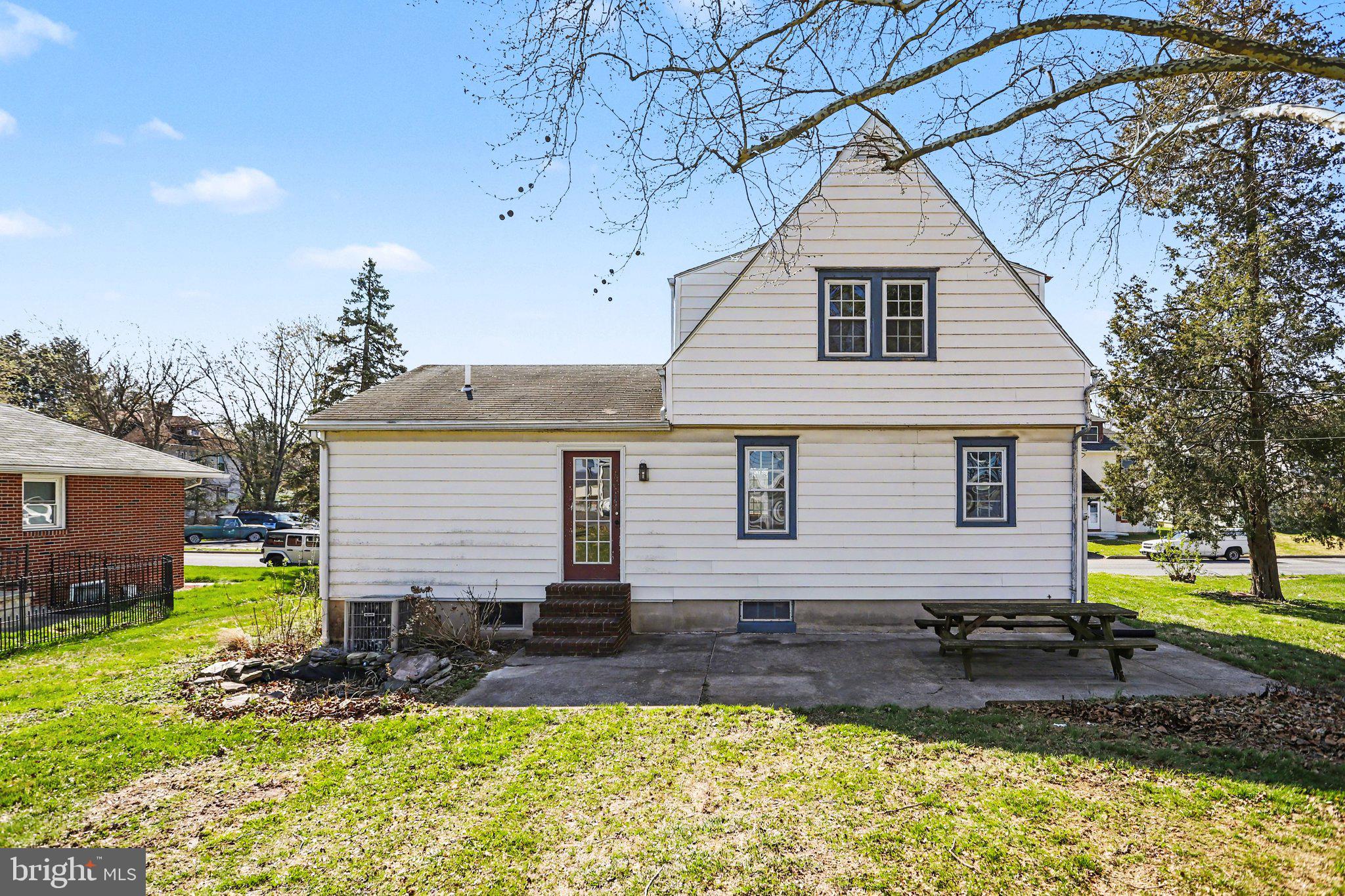 COLONIAL PARK - Residential