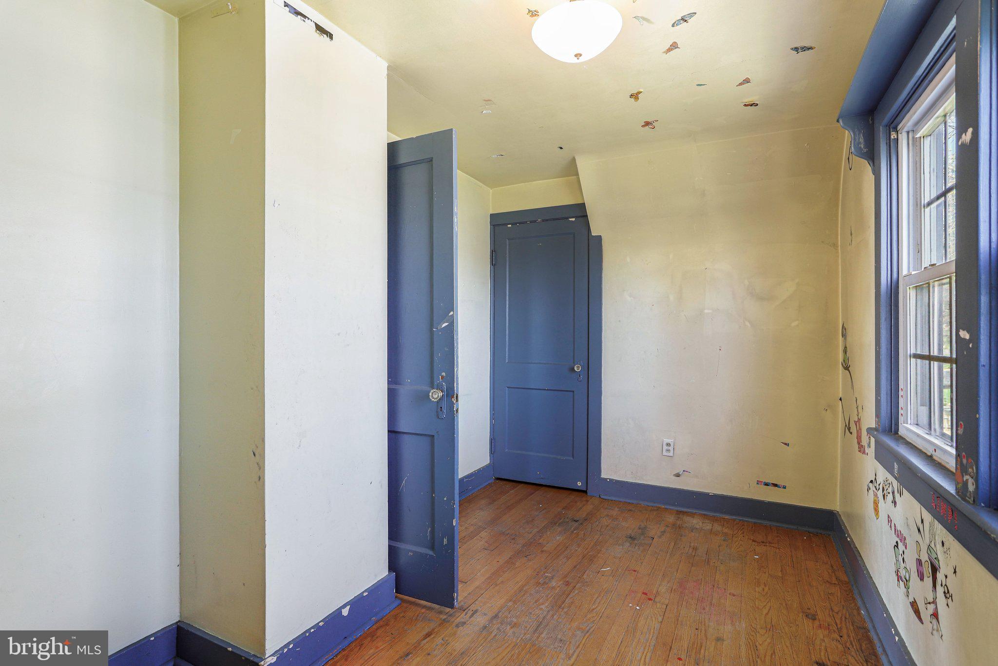 COLONIAL PARK - Residential