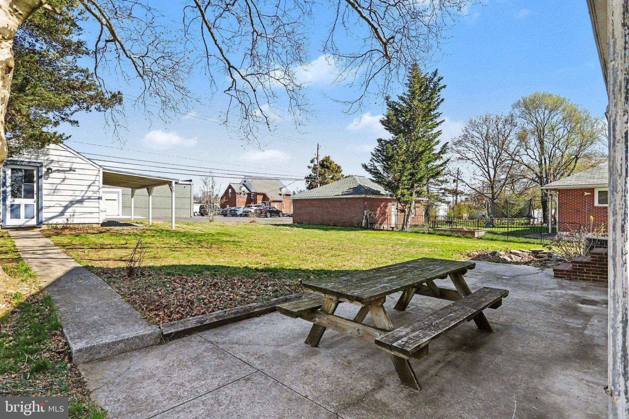 COLONIAL PARK - Residential