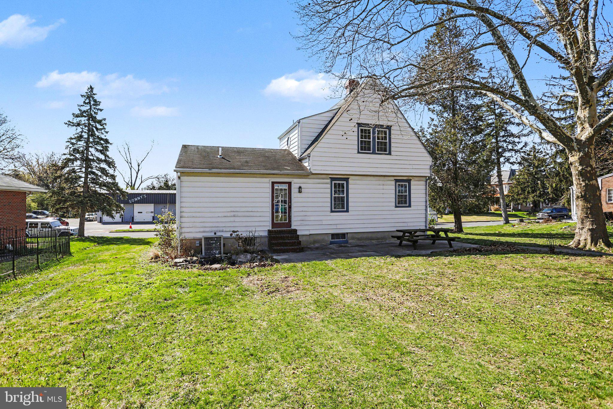 COLONIAL PARK - Residential