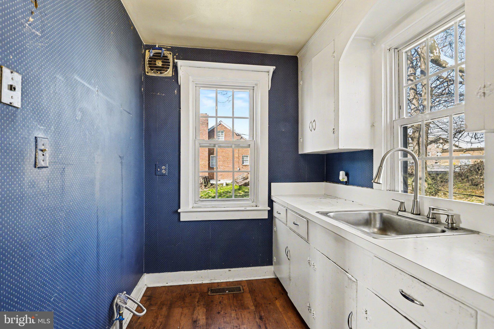 COLONIAL PARK - Residential