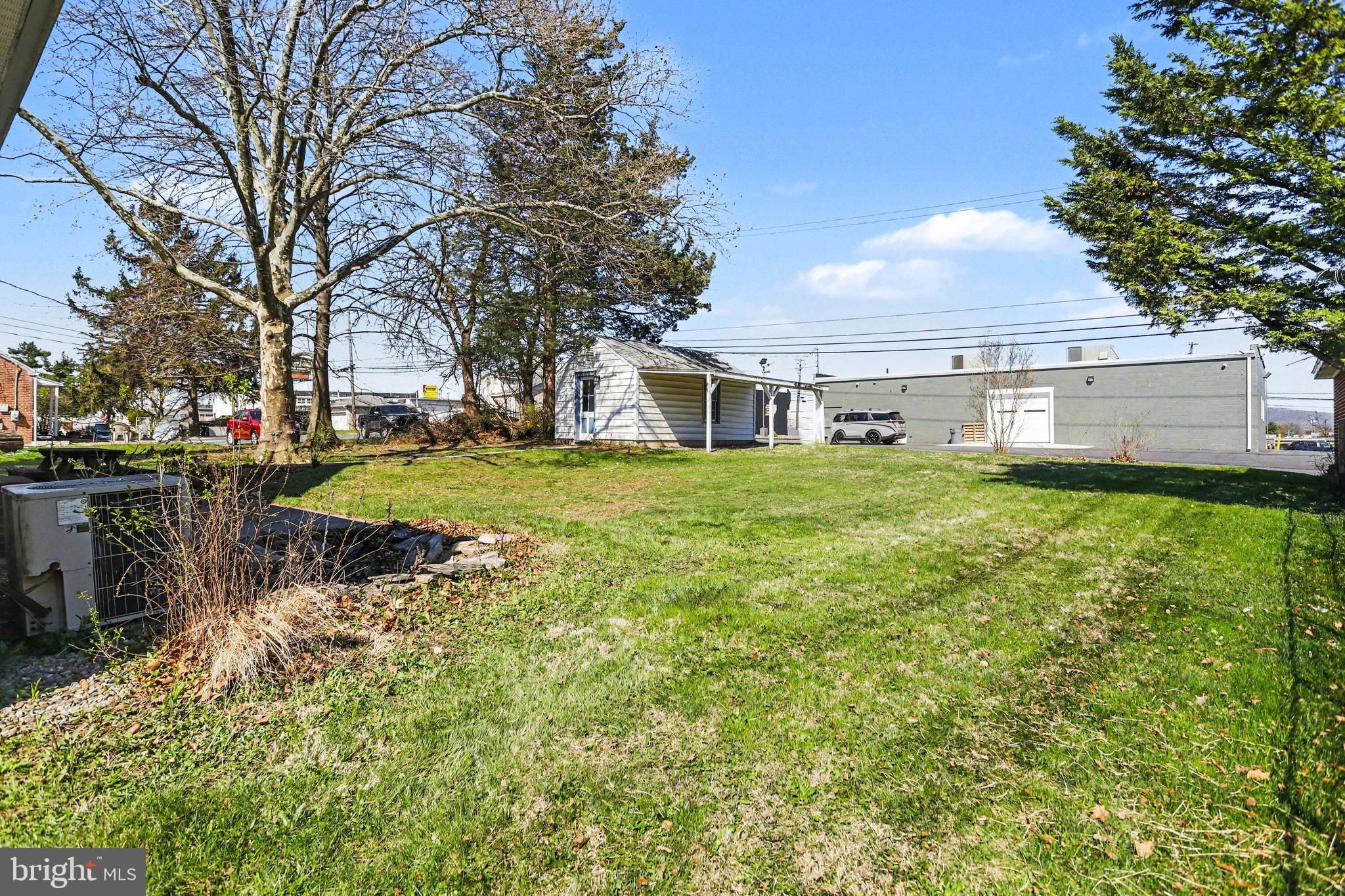 COLONIAL PARK - Residential