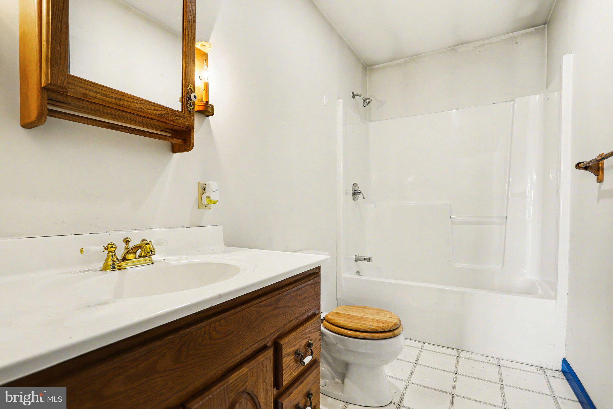 COLONIAL PARK - Residential