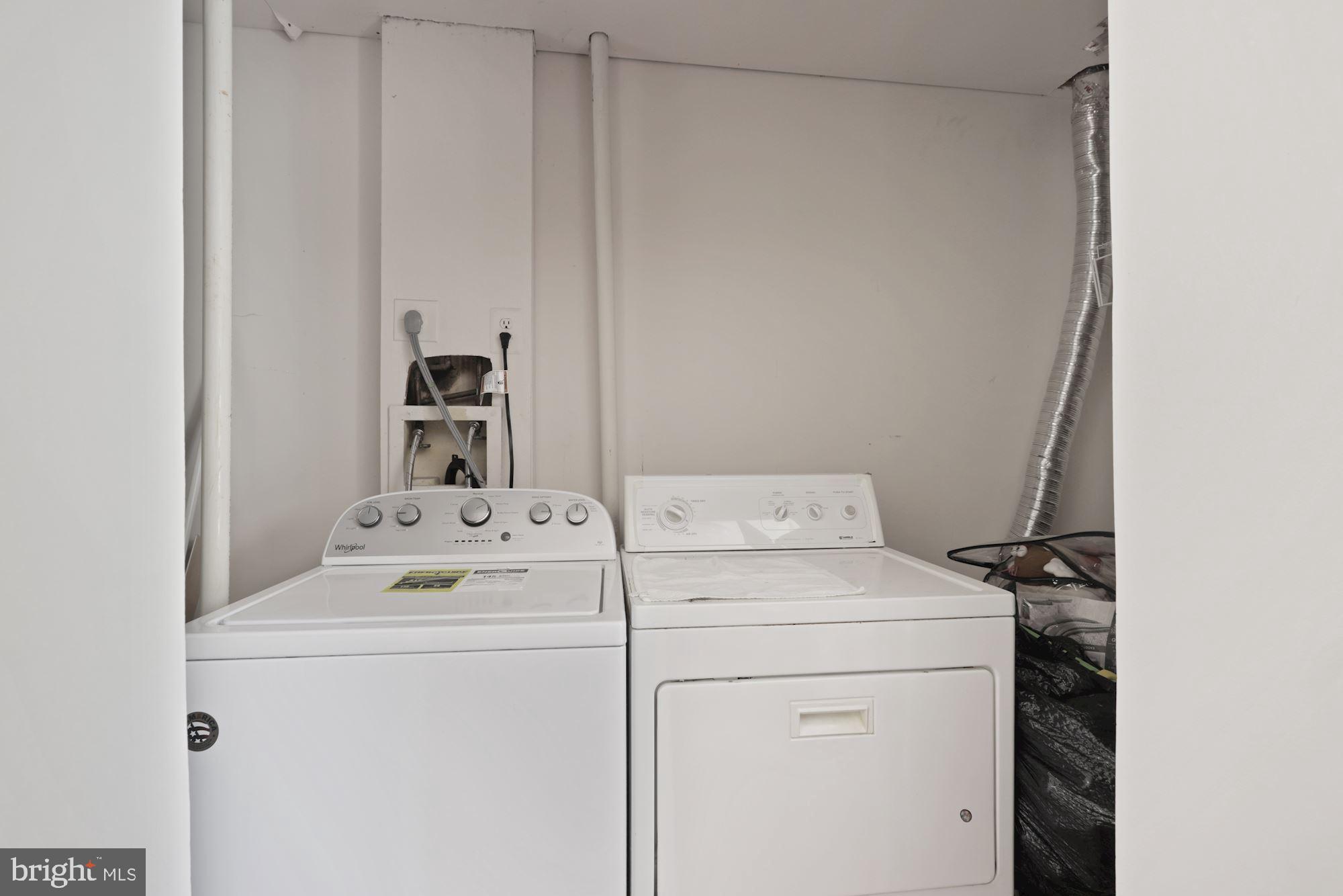 COUNTRYSIDE - Residential