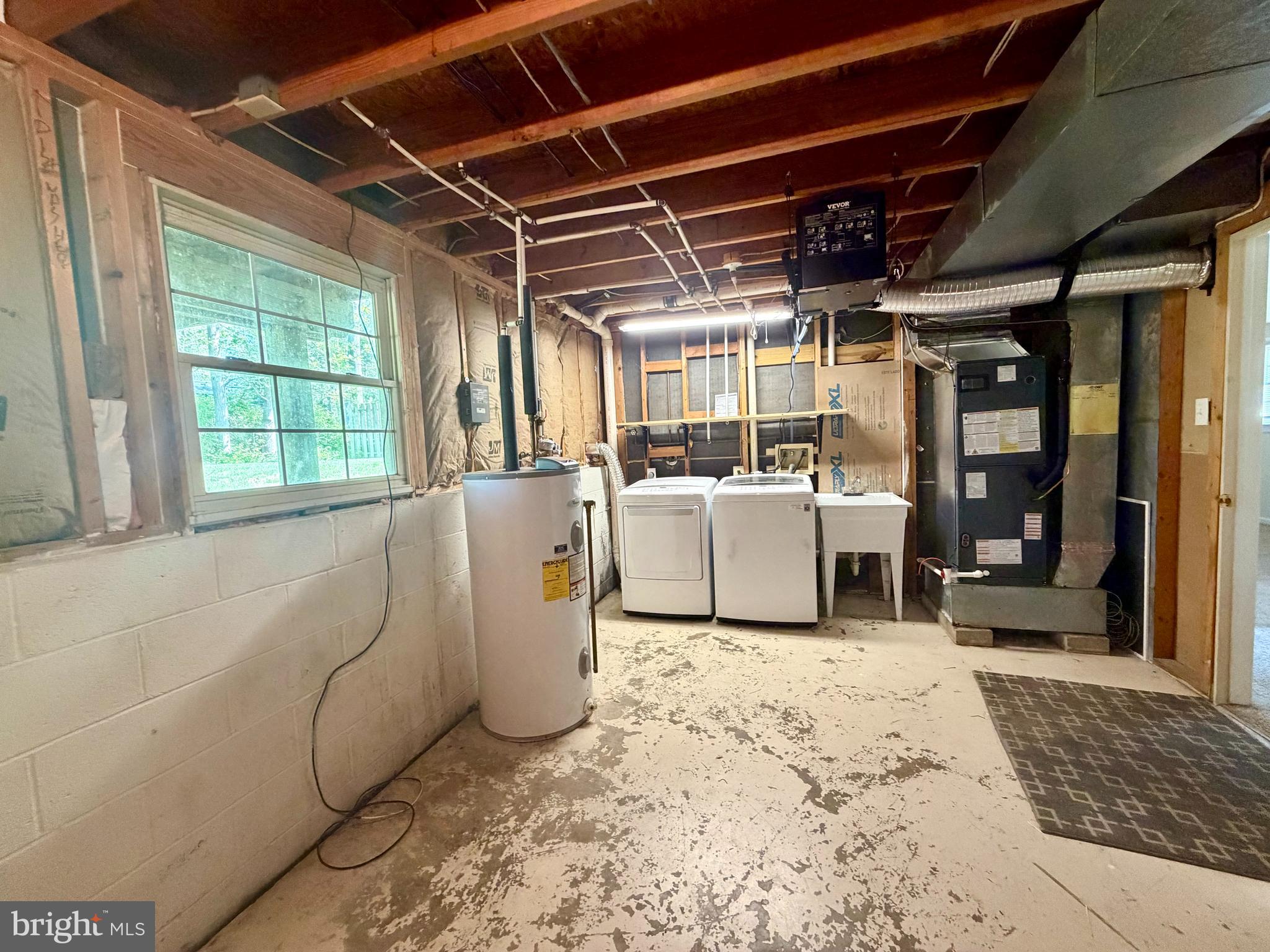 WRANGLE HILL ESTATES - Residential