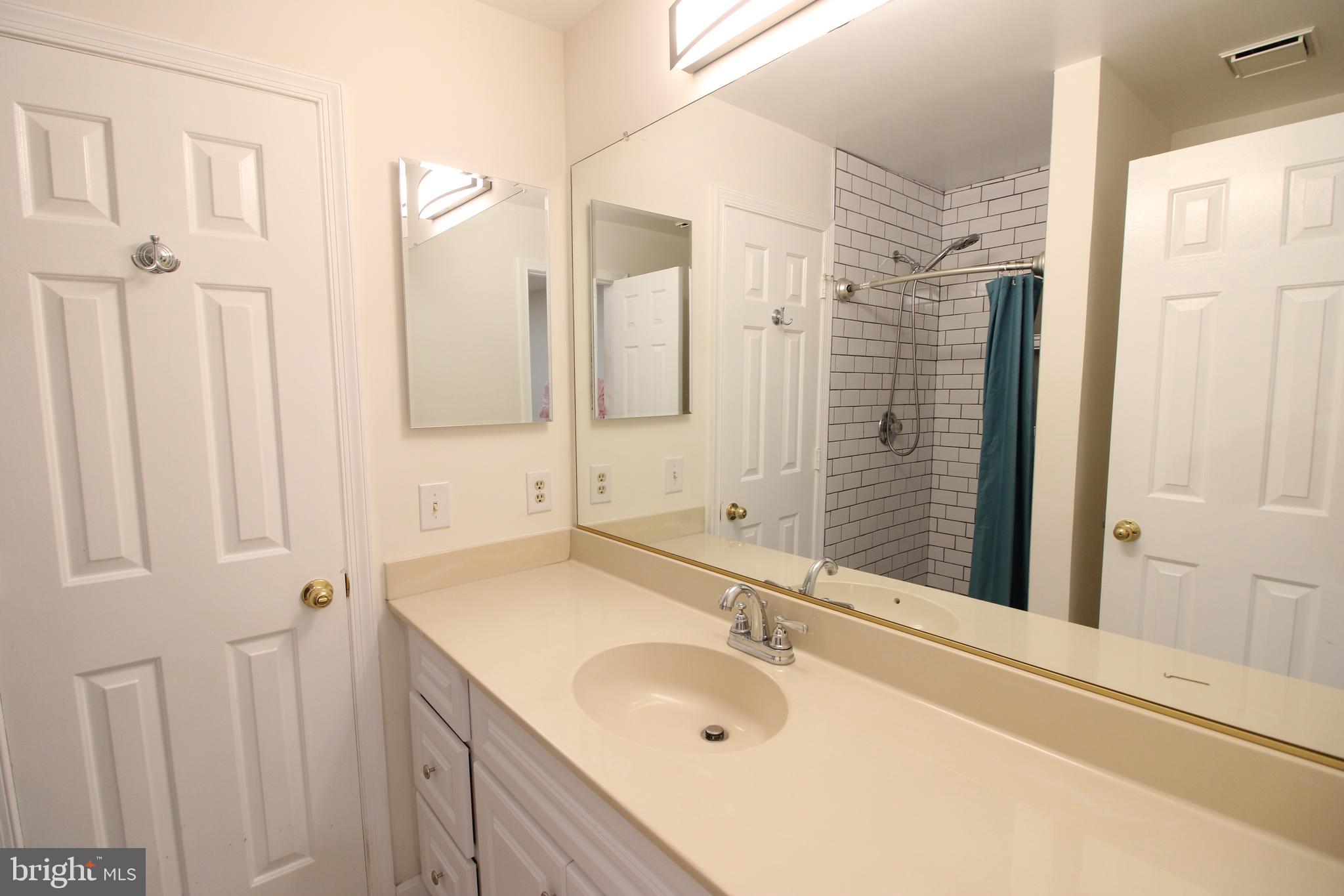 BRISTOL HOUSE - Residential