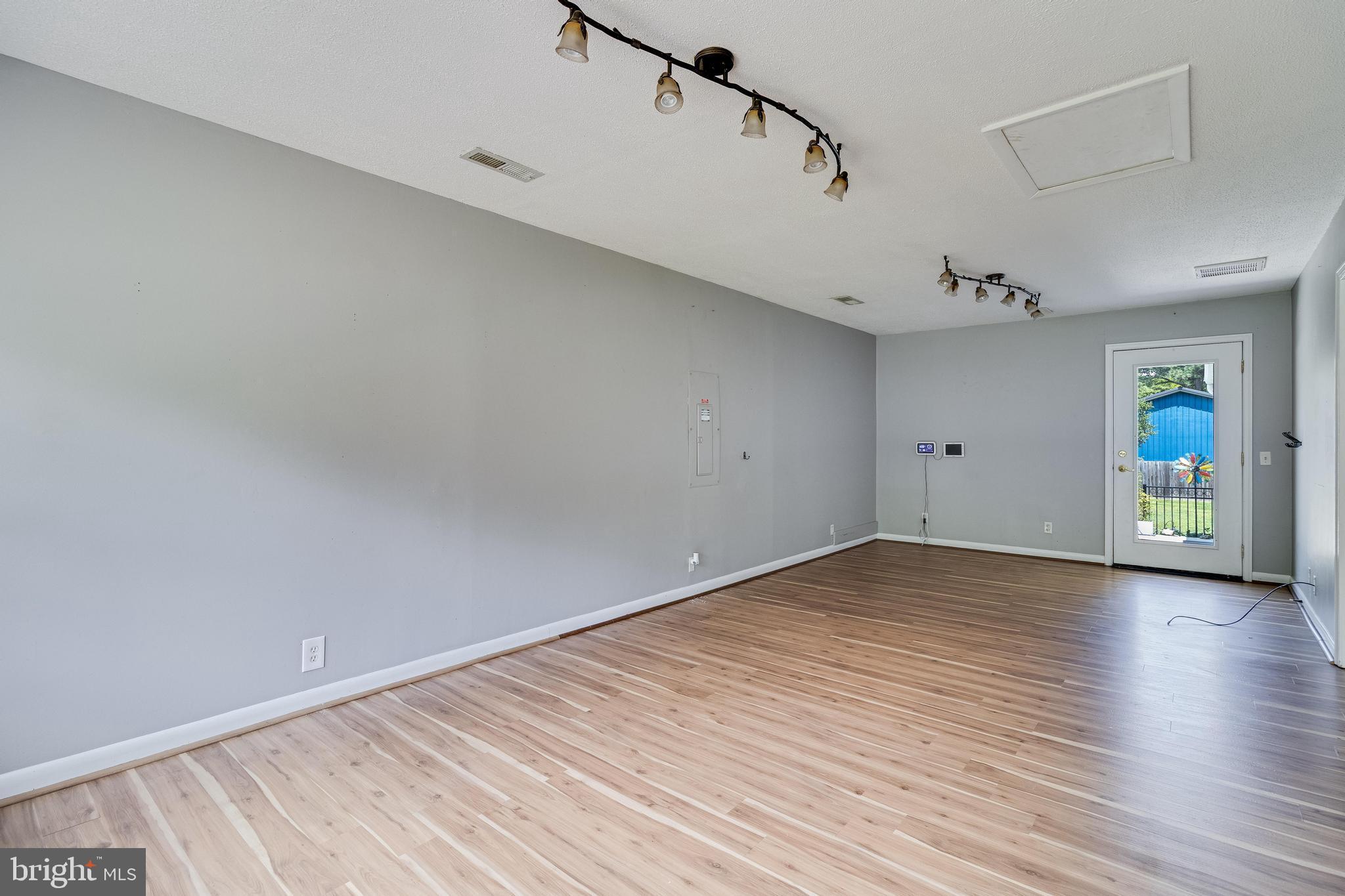 BLUFF POINT - Residential Lease