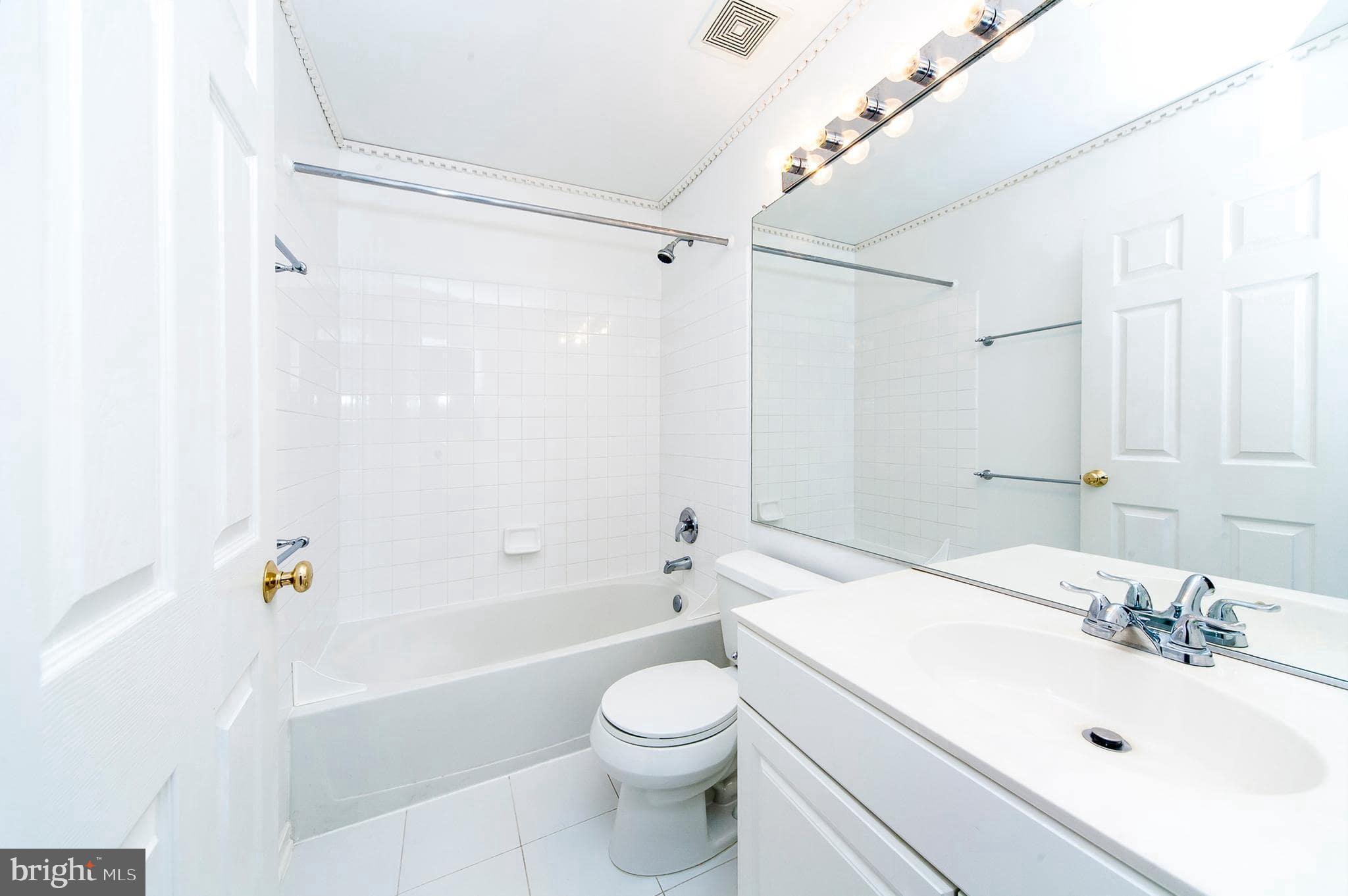 STONEGATE AT HIGHPOINTE - Residential Lease