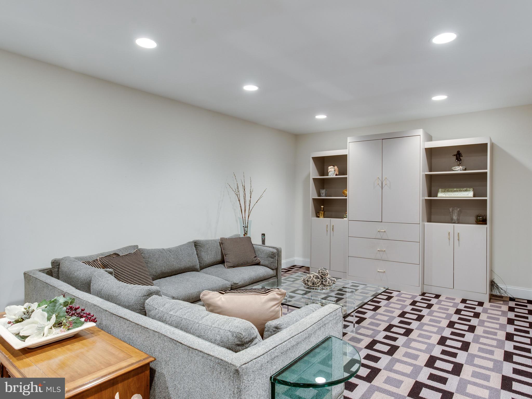 INVERNESS FOREST - Residential