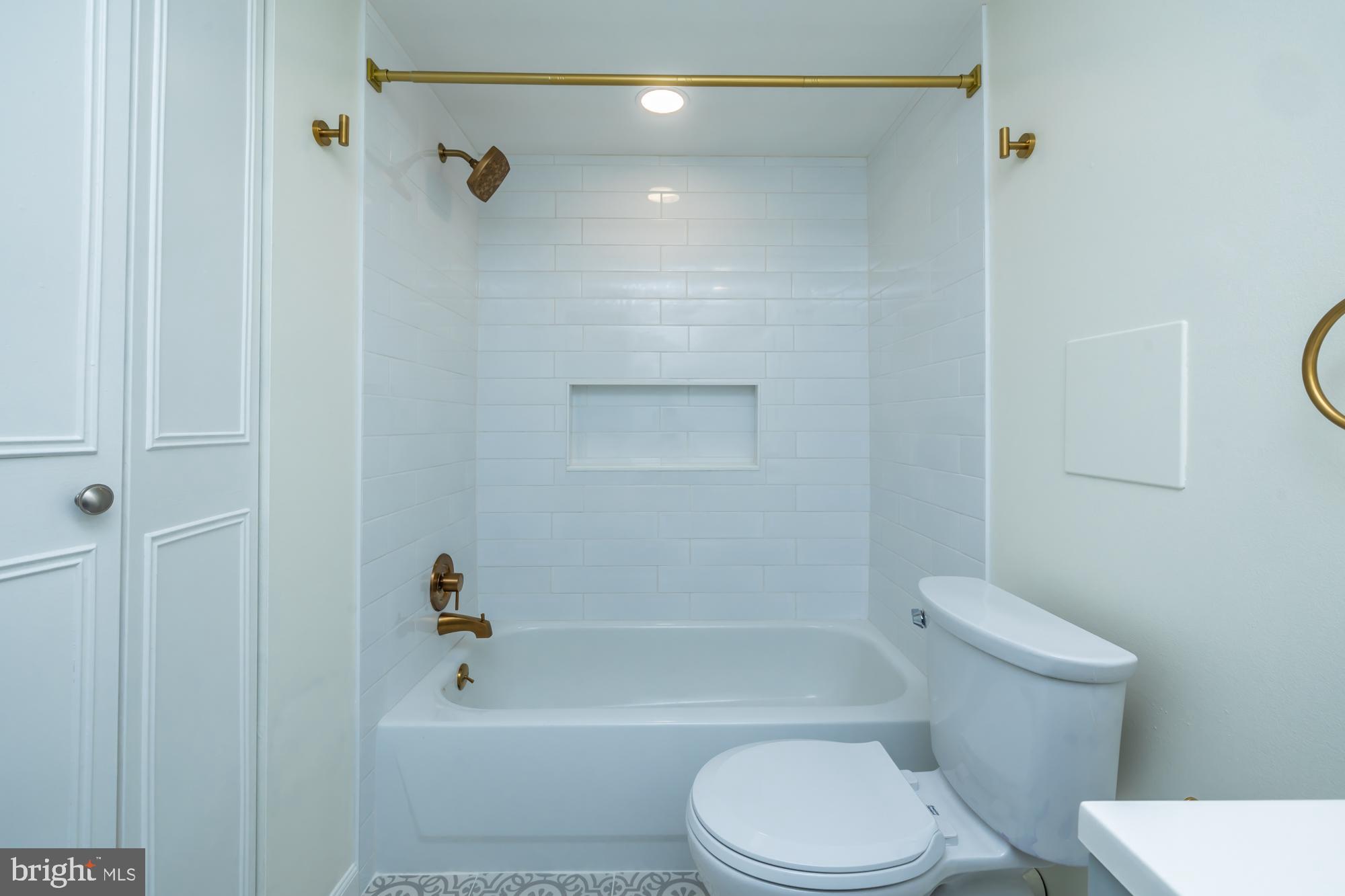 OLD FORGE CROSSING - Residential Lease