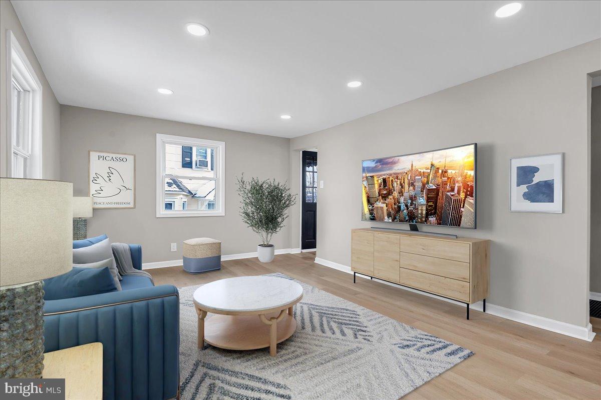 VILLAGE GREEN - Residential