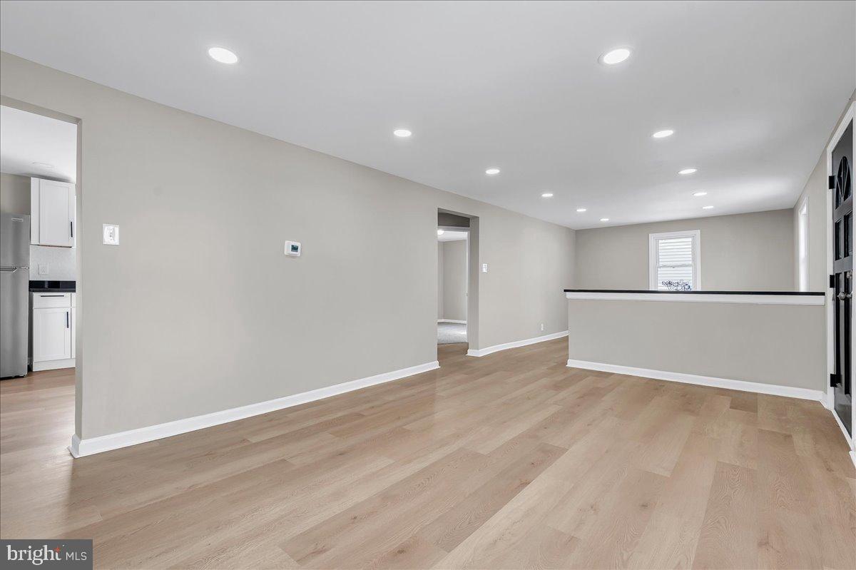 VILLAGE GREEN - Residential