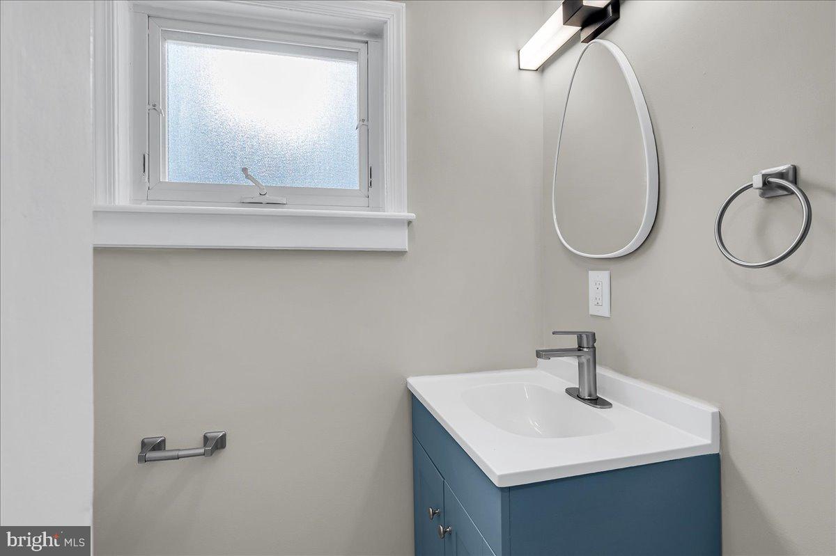 VILLAGE GREEN - Residential