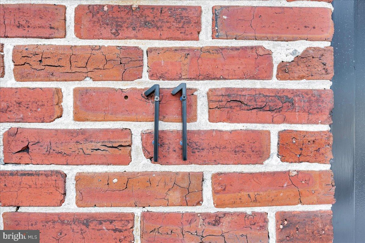 VILLAGE GREEN - Residential