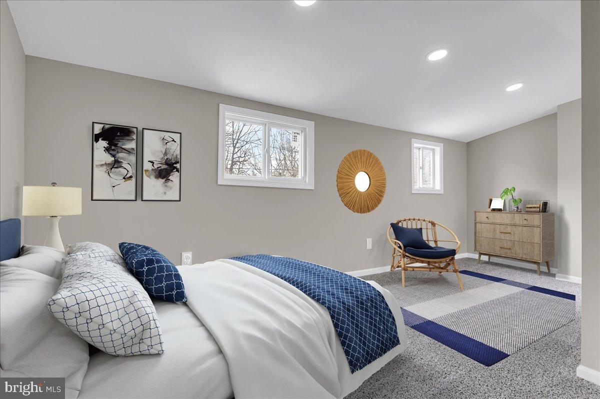 VILLAGE GREEN - Residential