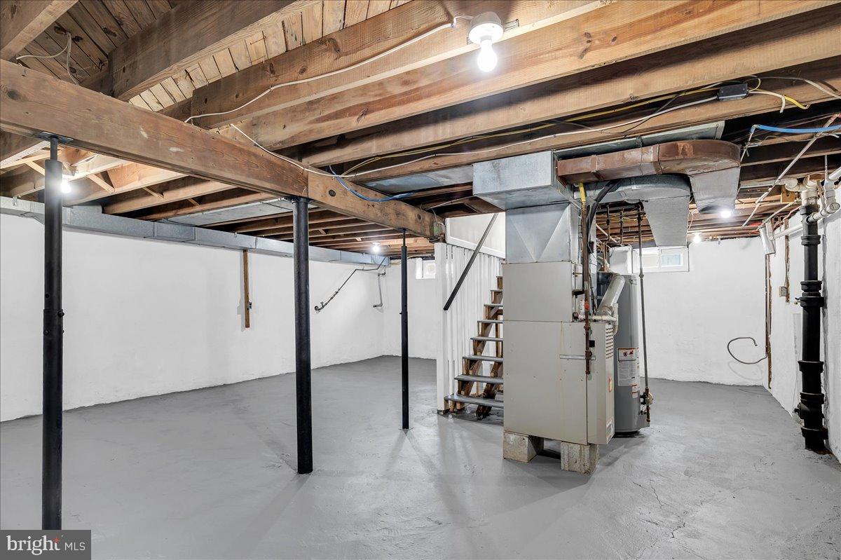 VILLAGE GREEN - Residential