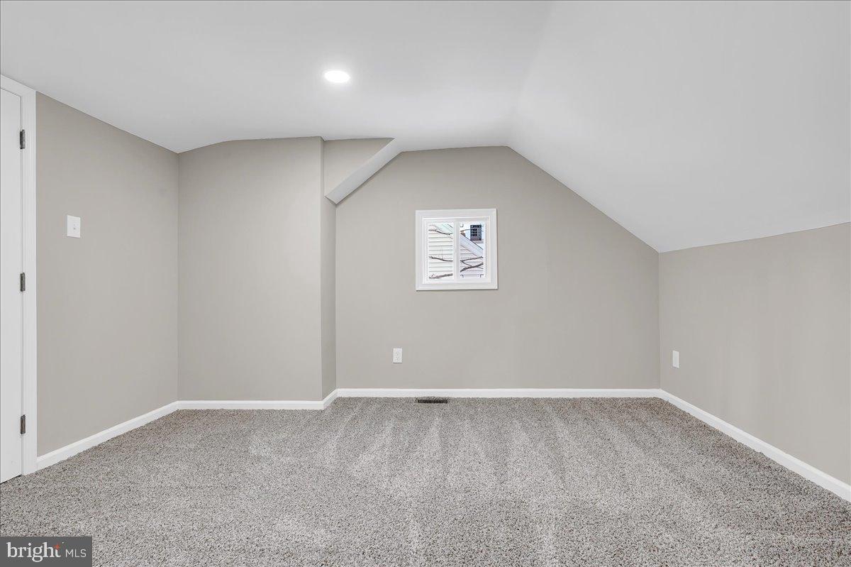 VILLAGE GREEN - Residential