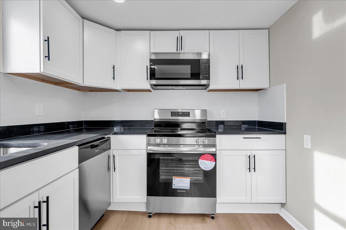 VILLAGE GREEN - Residential