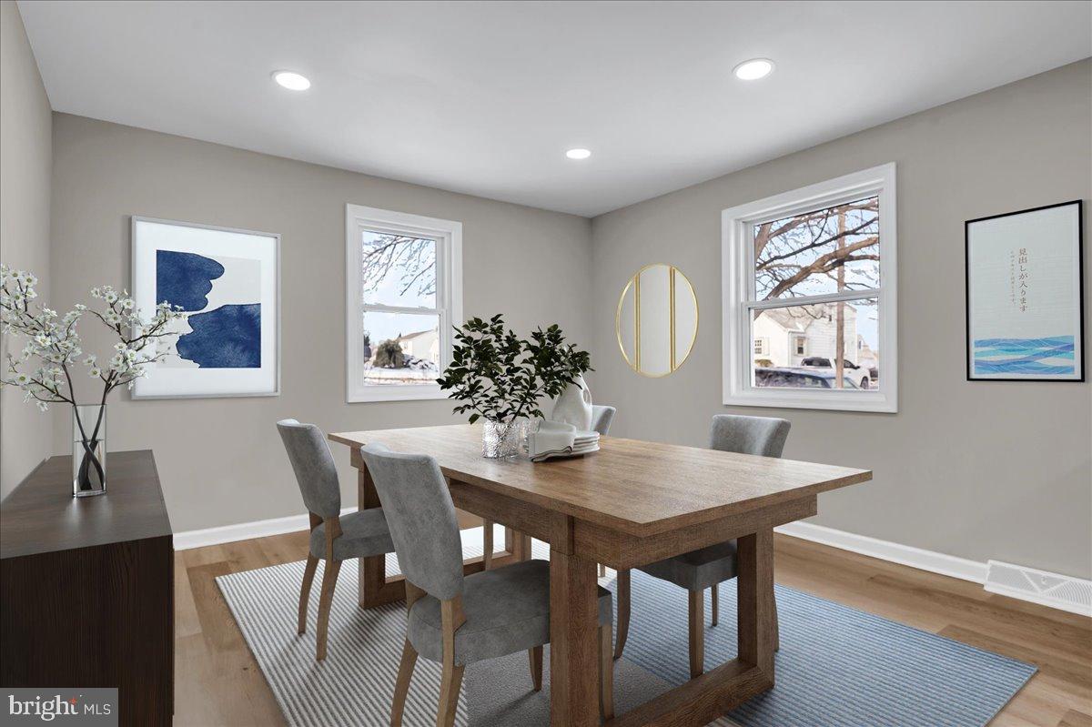 VILLAGE GREEN - Residential