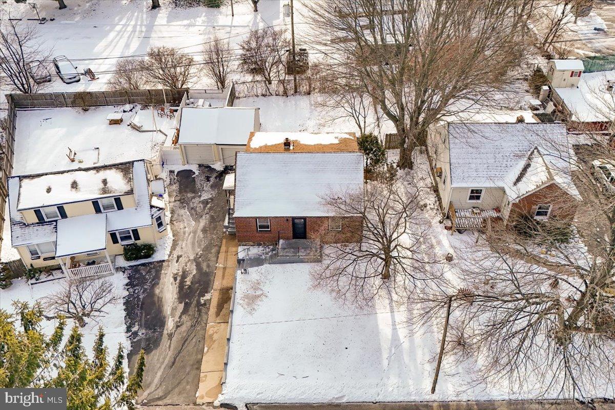 VILLAGE GREEN - Residential