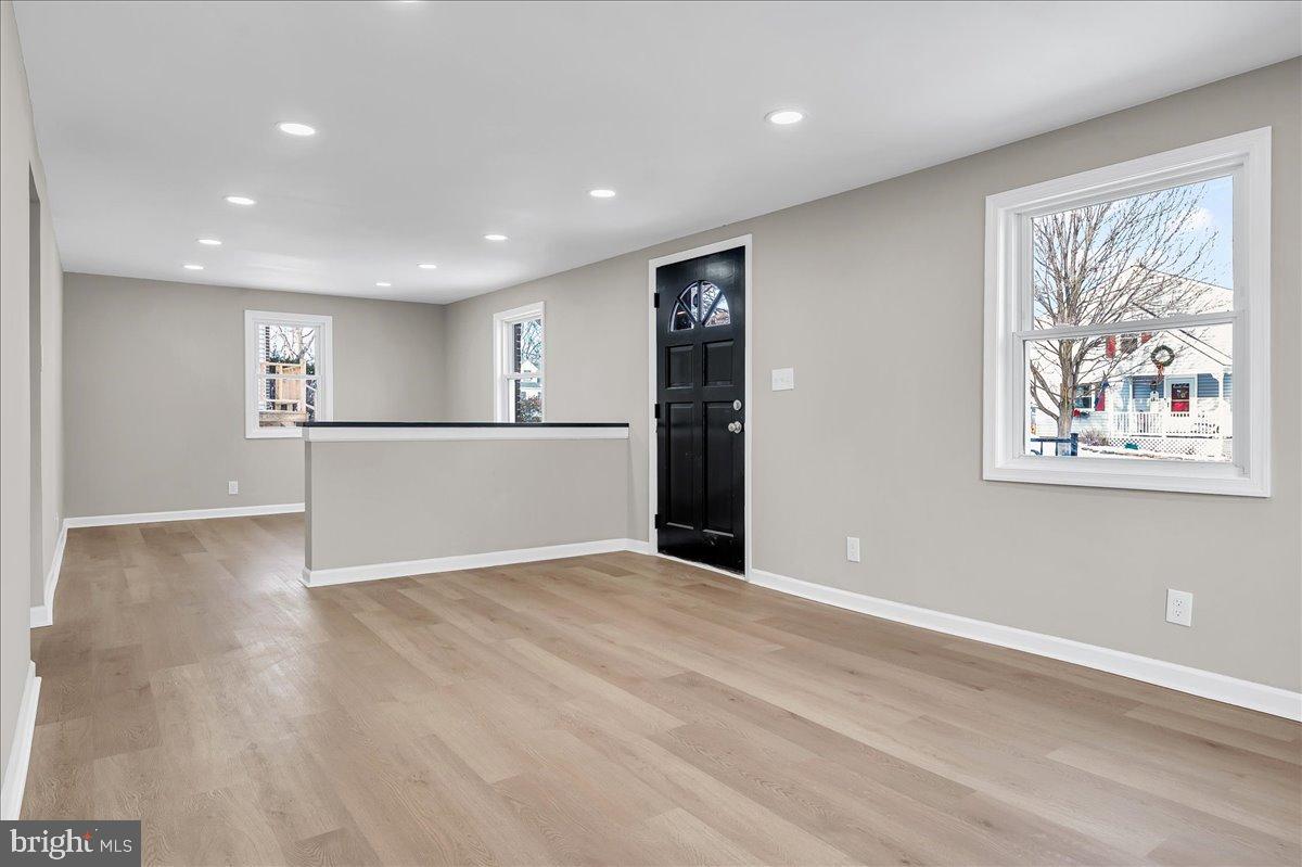 VILLAGE GREEN - Residential