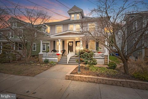 Townhouse For Sale - 35 E Hendrickson Avenue<br/> MORRISVILLE, PA 19067