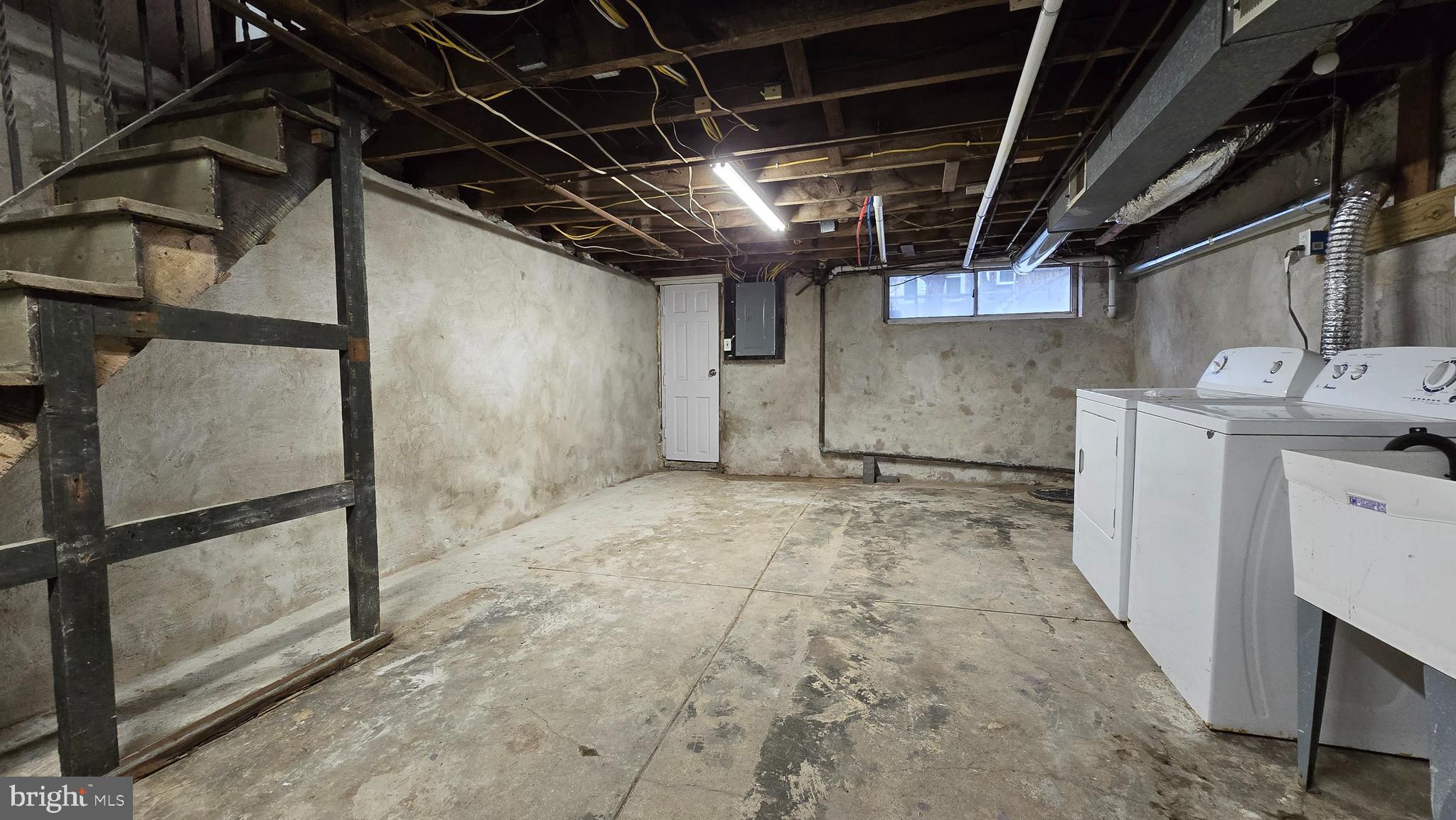 ELMWOOD PARK - Residential