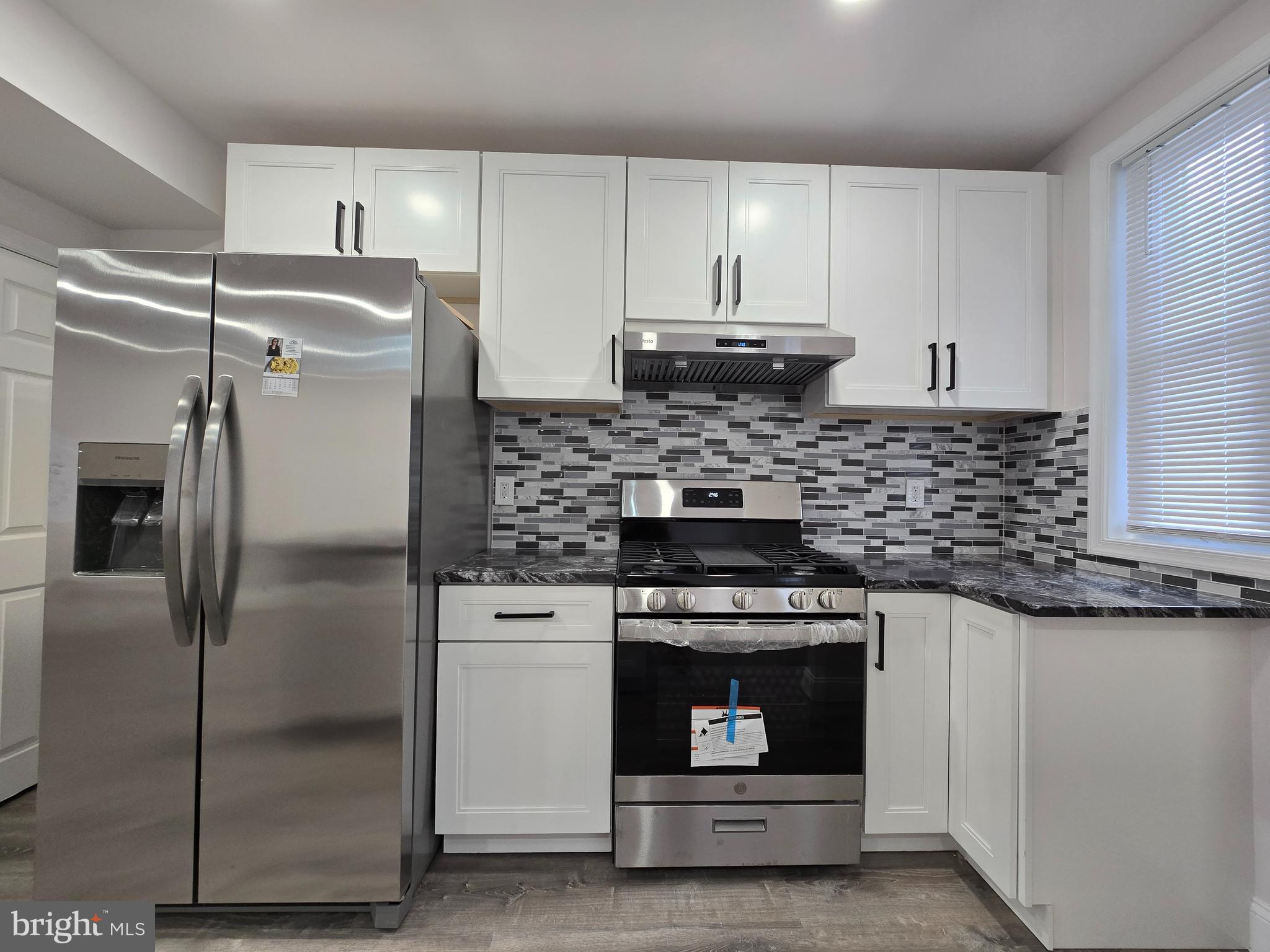 ELMWOOD PARK - Residential