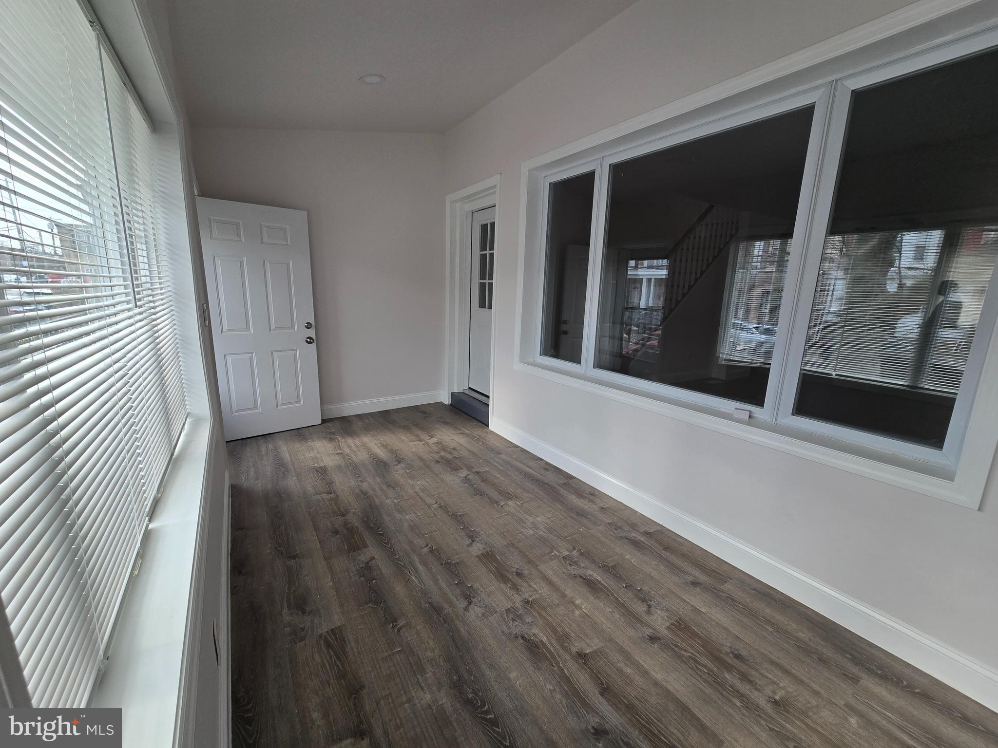 ELMWOOD PARK - Residential