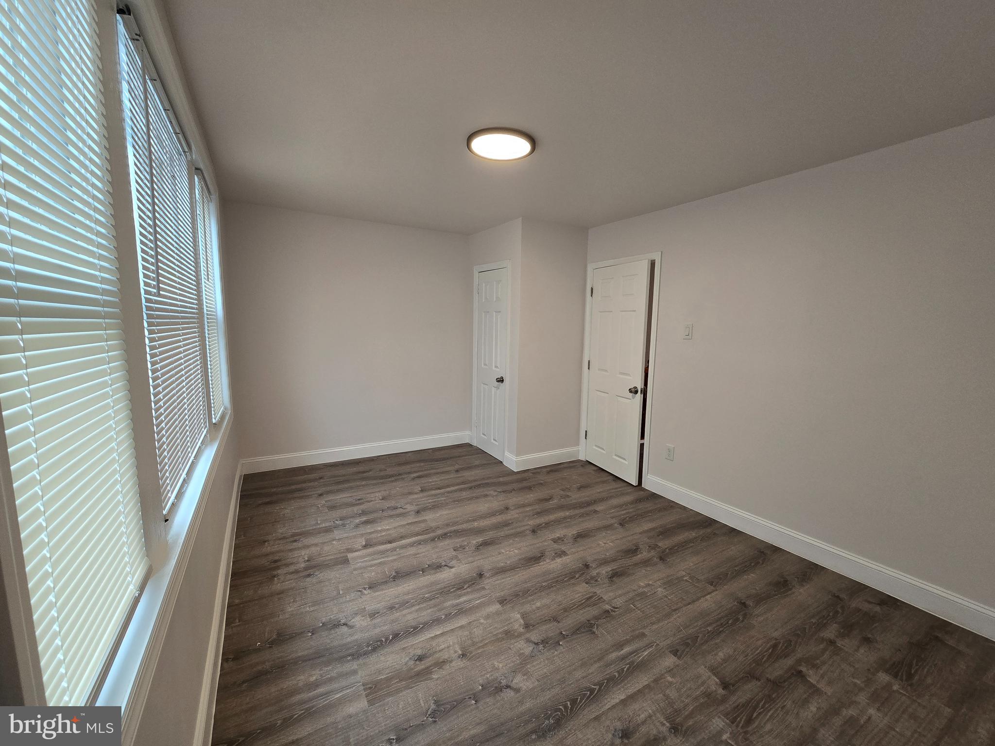 ELMWOOD PARK - Residential