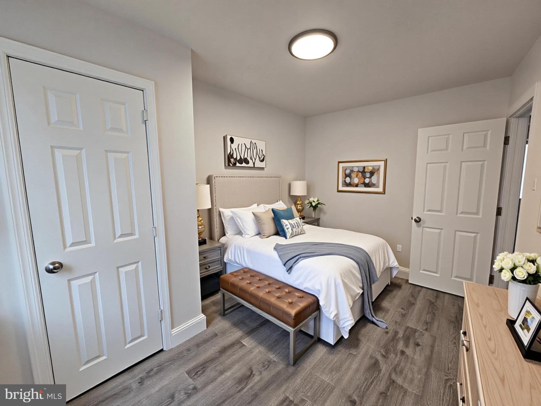 ELMWOOD PARK - Residential