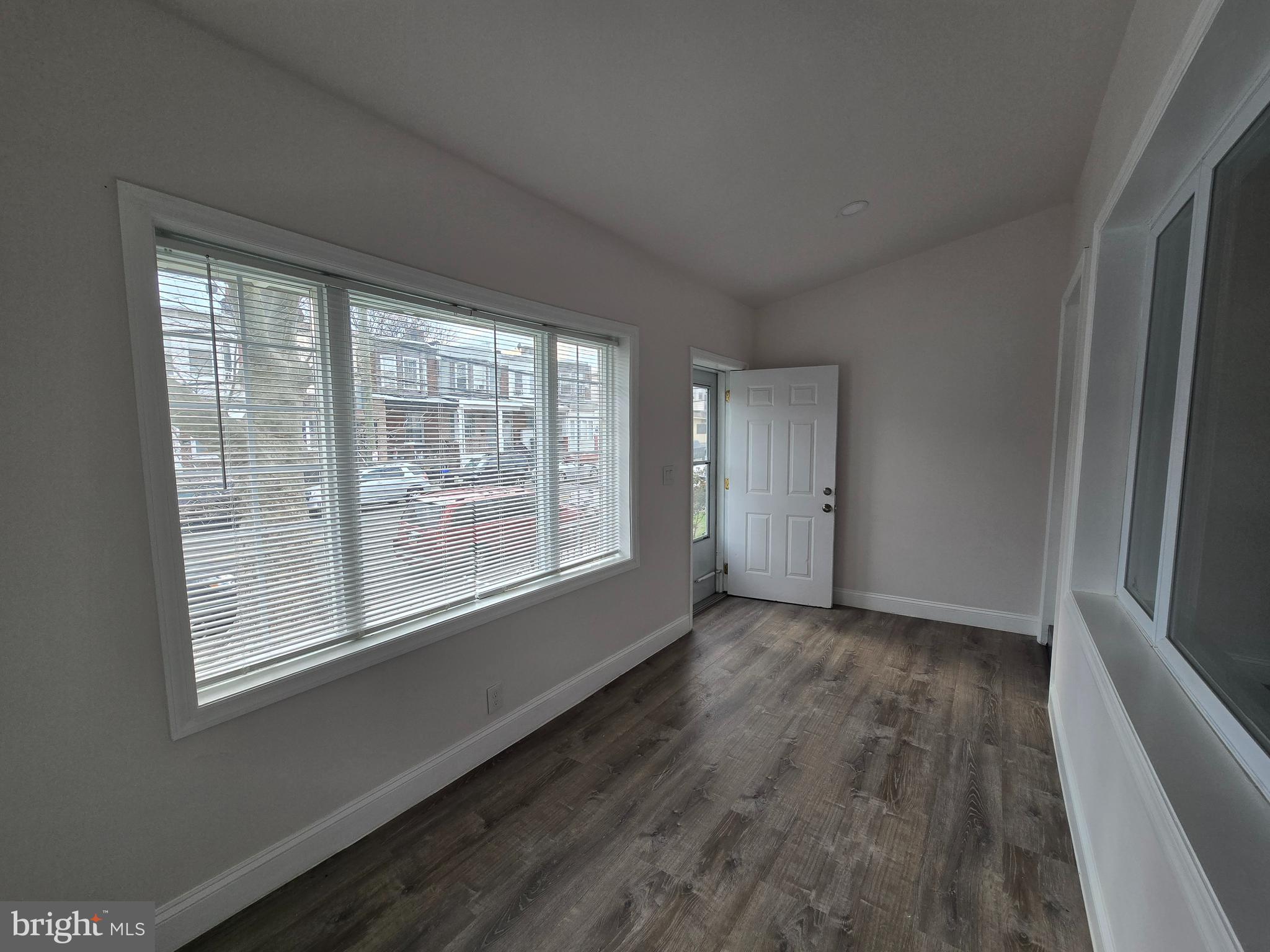 ELMWOOD PARK - Residential