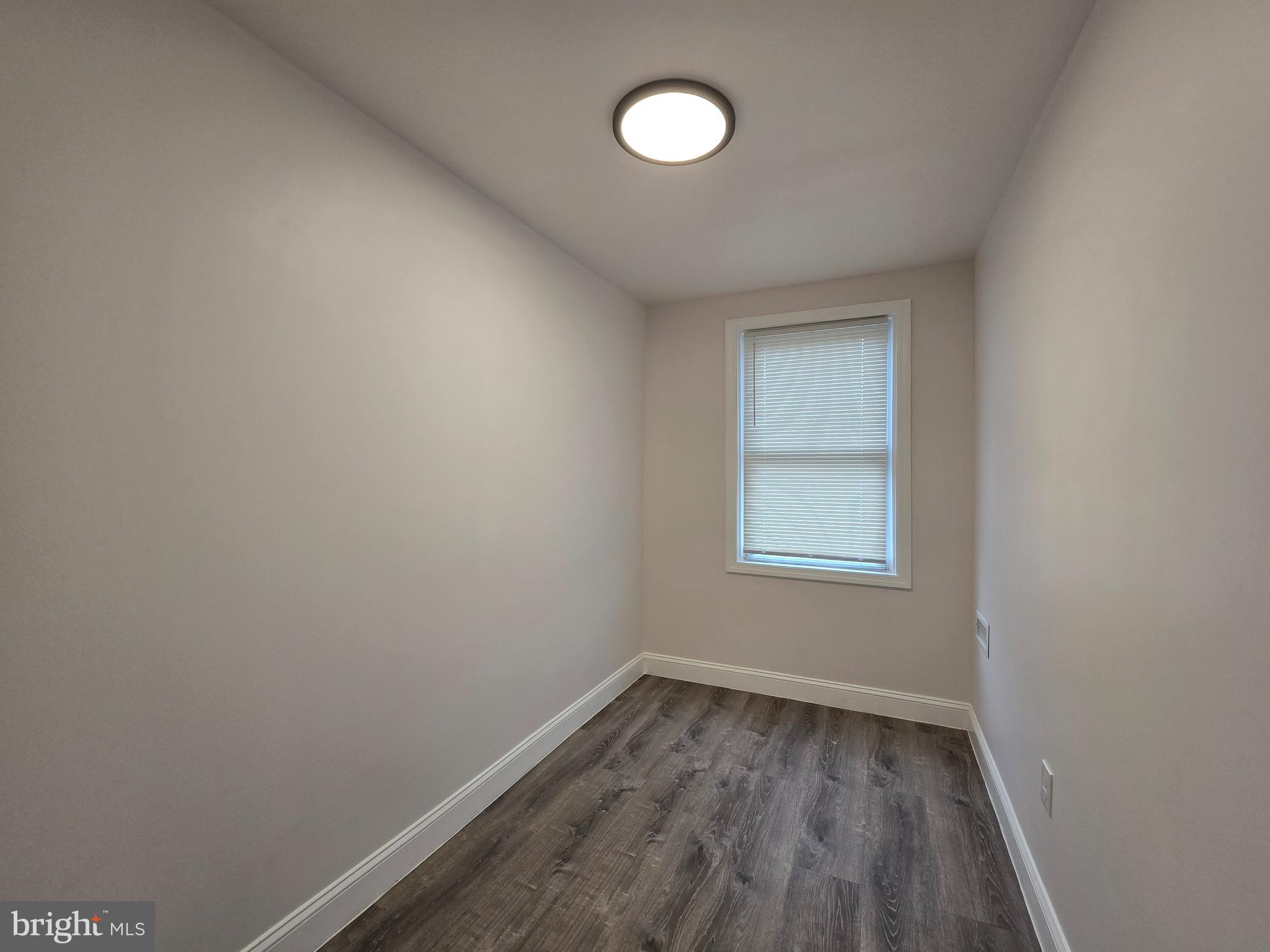 ELMWOOD PARK - Residential