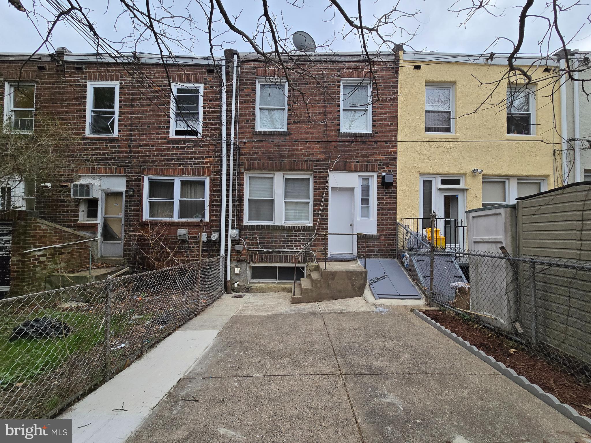 ELMWOOD PARK - Residential