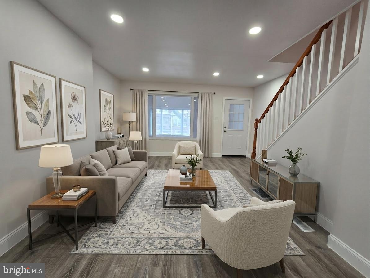 ELMWOOD PARK - Residential