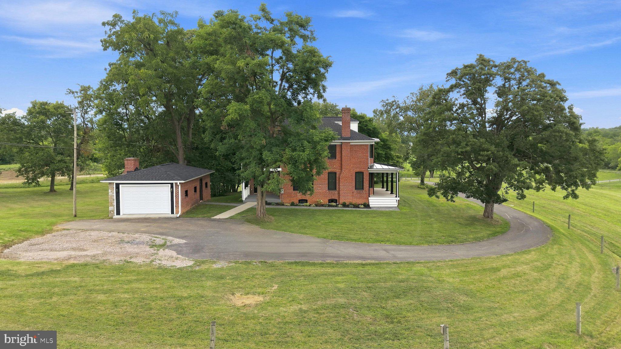 2122 JONES ROAD