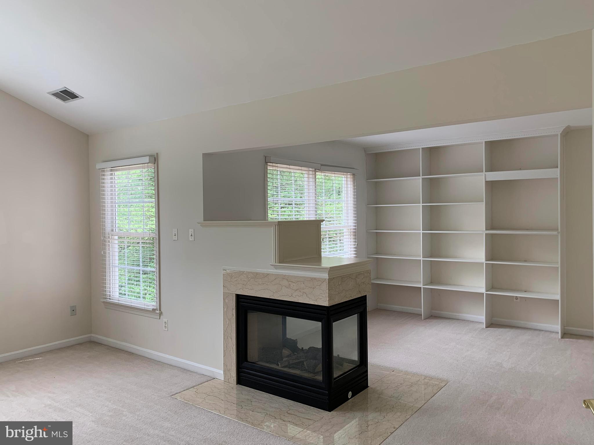 COUNTRY LANE - Residential Lease