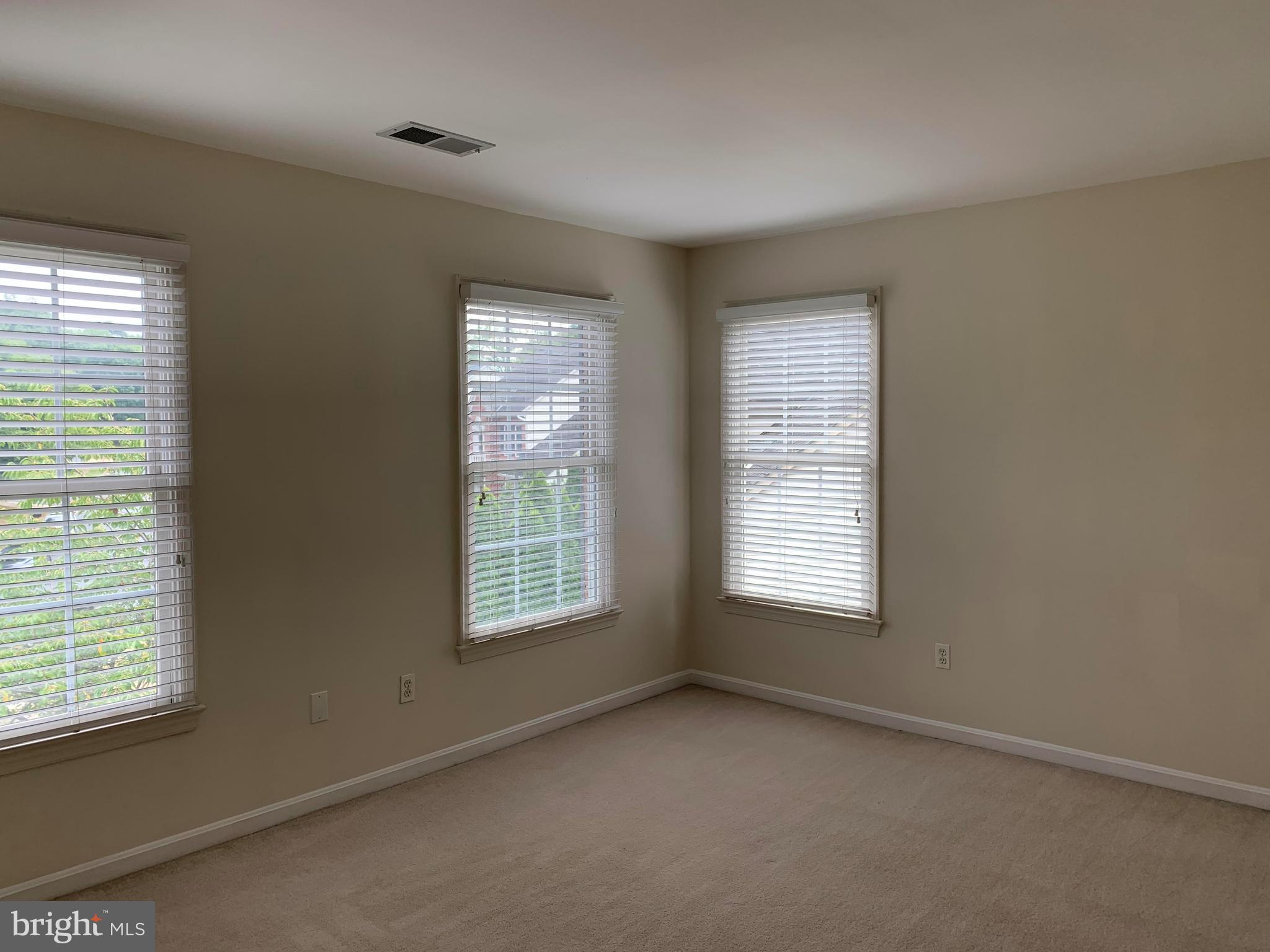 COUNTRY LANE - Residential Lease