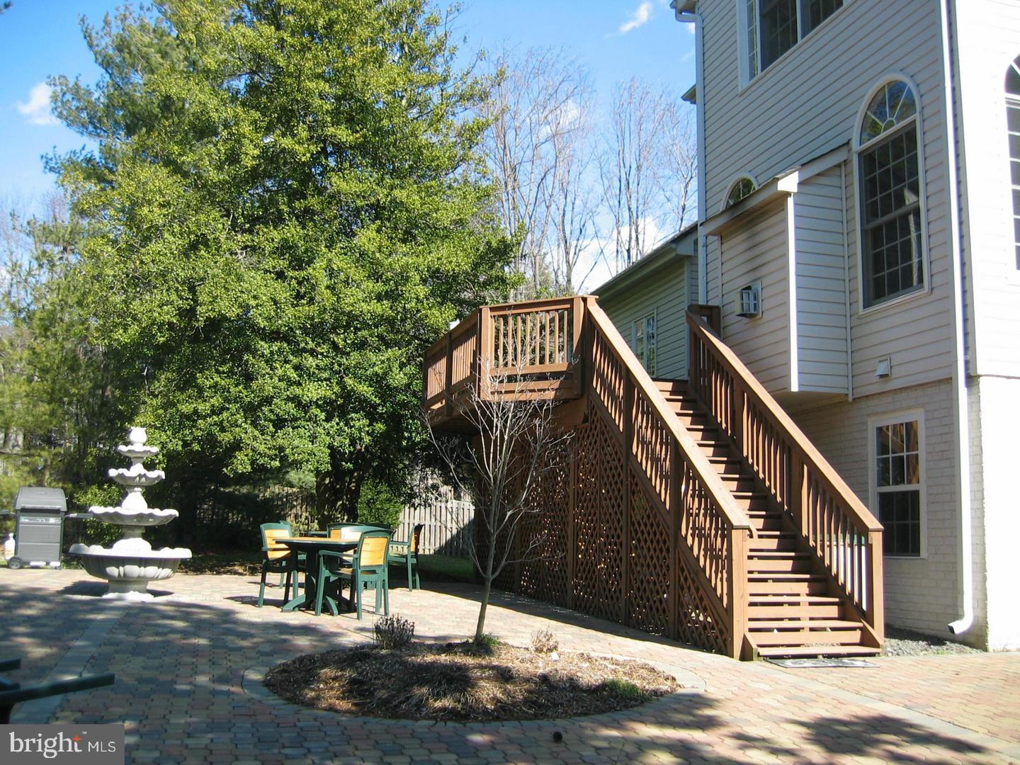 COUNTRY LANE - Residential Lease