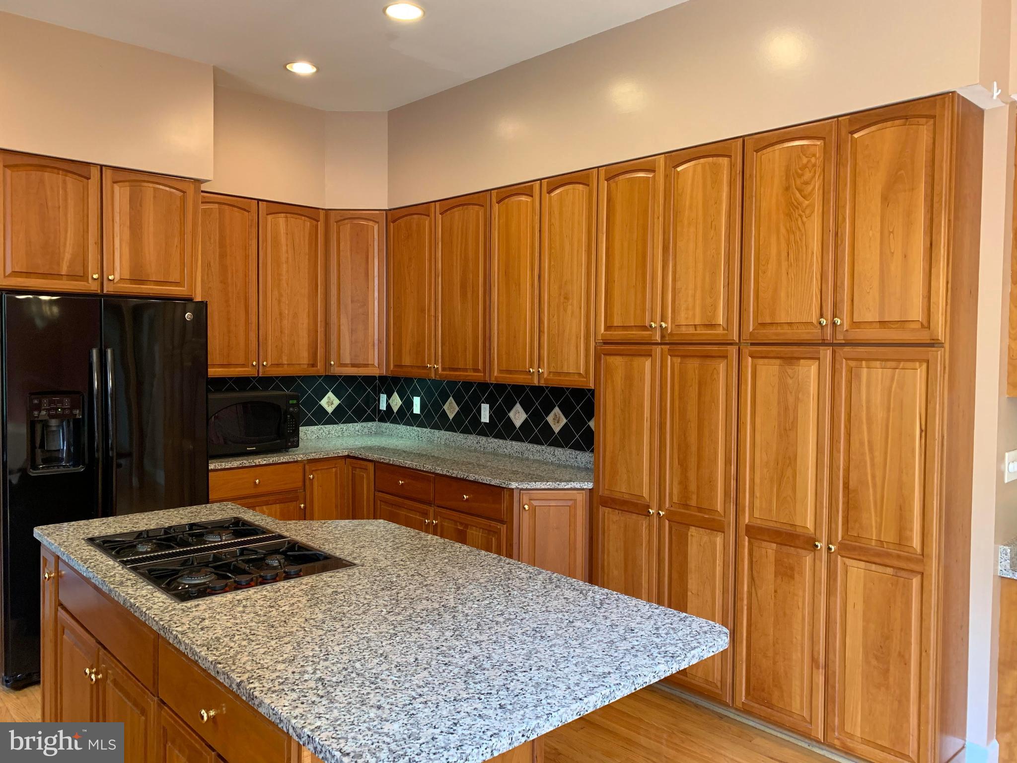 COUNTRY LANE - Residential Lease