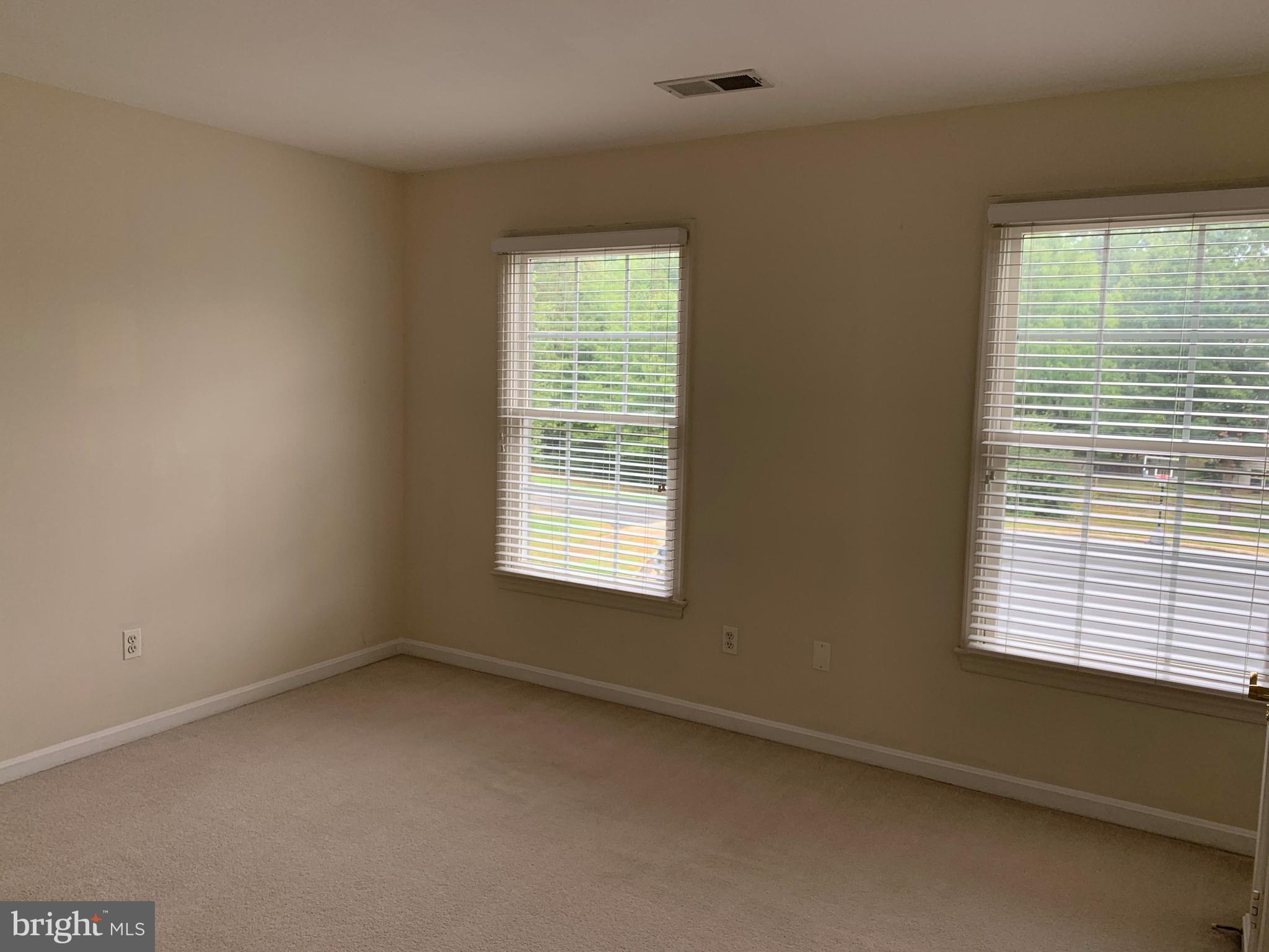 COUNTRY LANE - Residential Lease