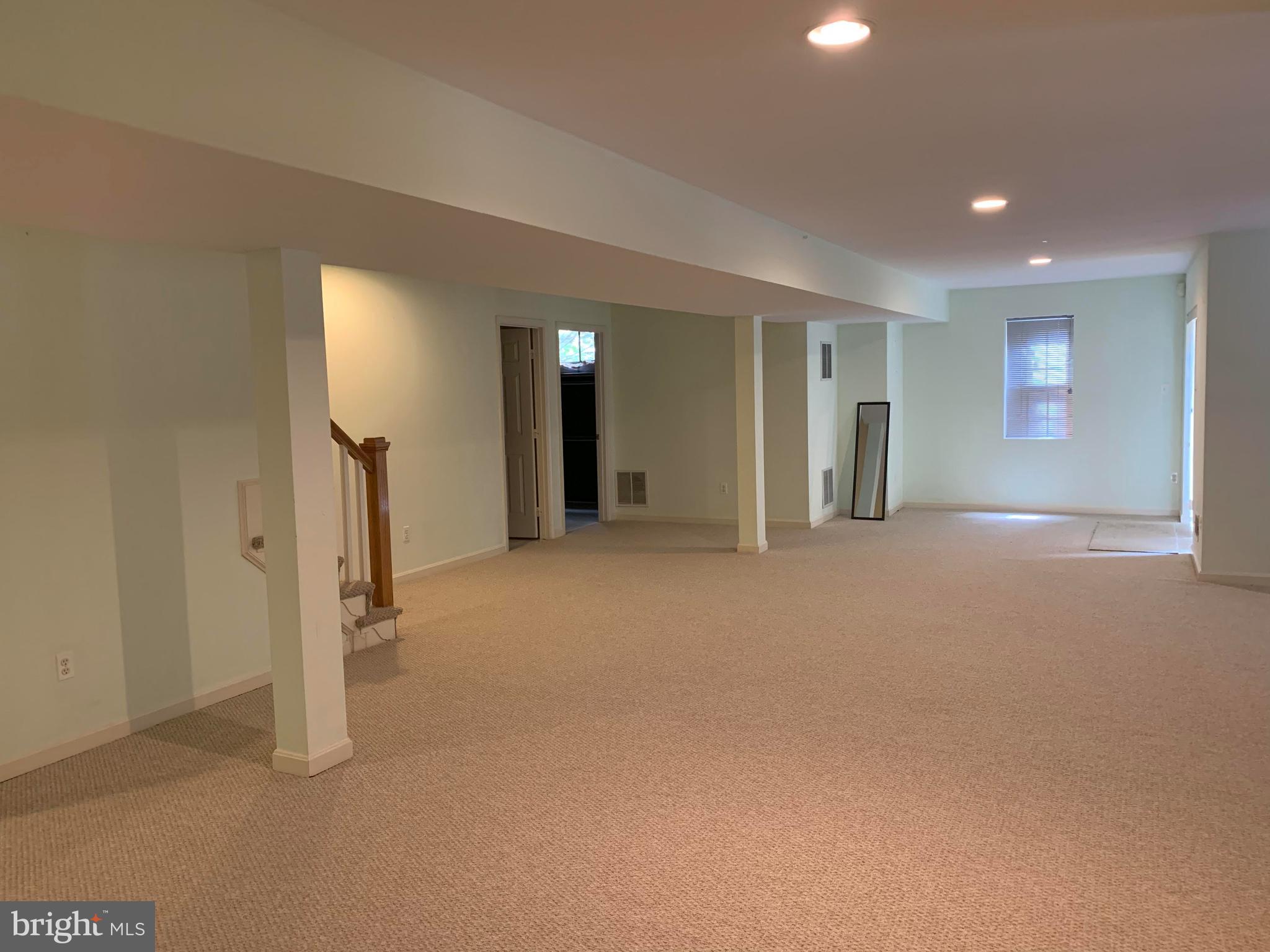 COUNTRY LANE - Residential Lease