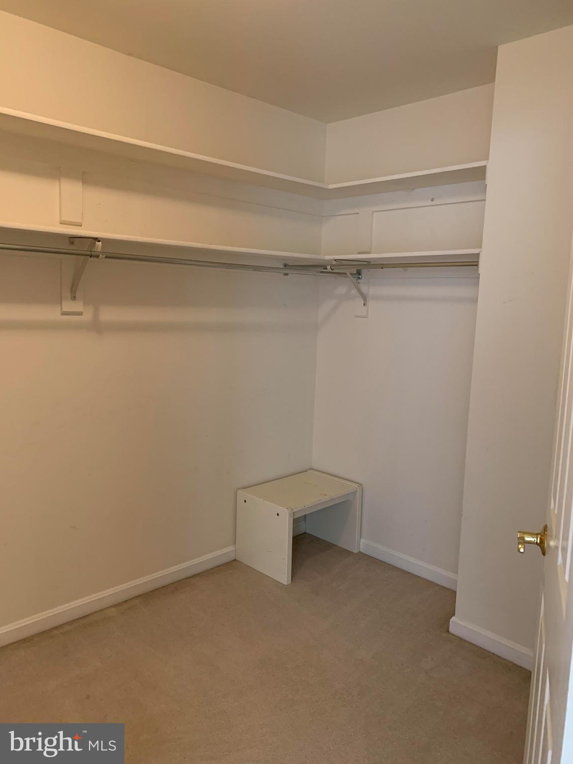 COUNTRY LANE - Residential Lease