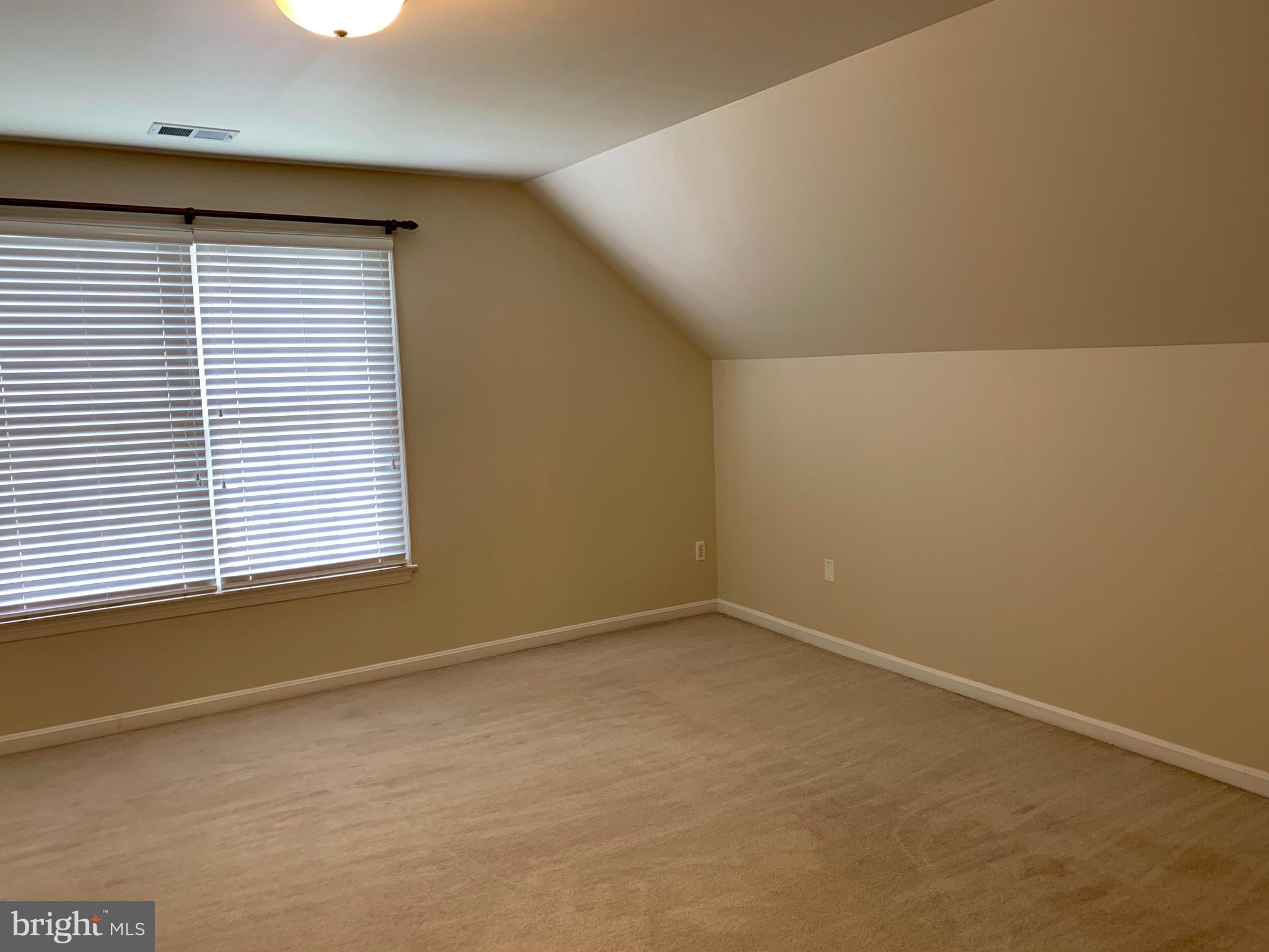 COUNTRY LANE - Residential Lease